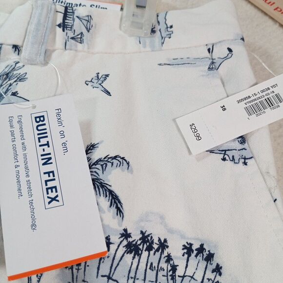 Old Navy Men's White Island Scenic Shorts 38 Ultimate Slim Built-in Flex NWT - Picture 6 of 15